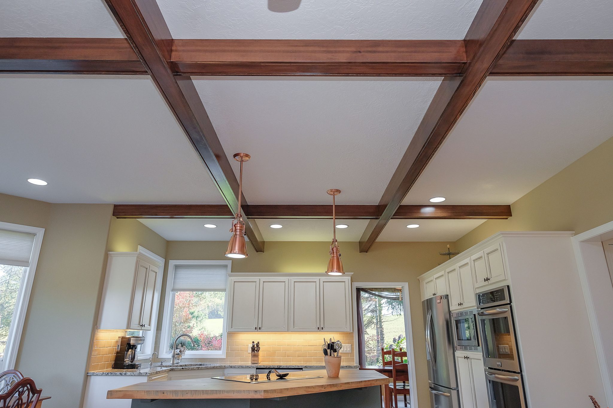 kitchen wood ceiling beams